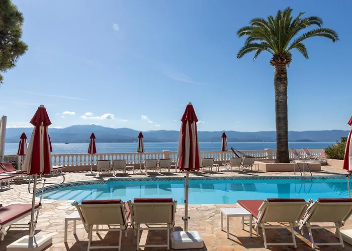 Les Mouettes - Les Collectionneurs 4*